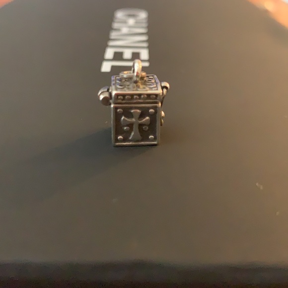 Sterling Silver Prayer Box Pendant - Picture 5 of 12